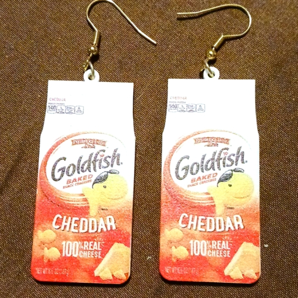 GOLDFISH CHEDDAR SNACK CRACKER EARRINGS